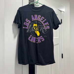 Mens Los Angelos Lakers Lebron James 23 Tshirt
